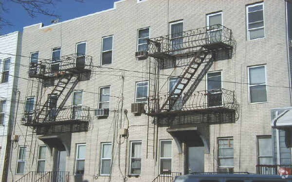 Building Photo - 534 29th St