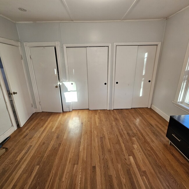 Building Photo - 14 Smythe St