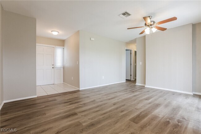 Building Photo - 7509 Mesa St