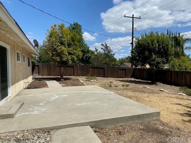 Building Photo - 610 Black Hills Dr