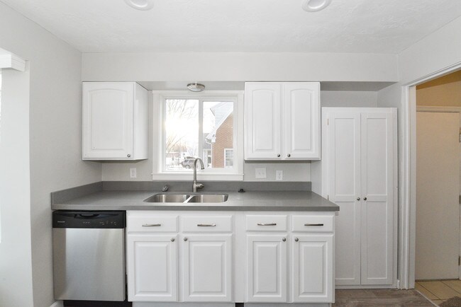 Foto del edificio - 138 W 100 N