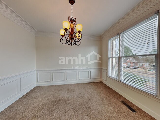 Foto del edificio - 404 Jessica Ln