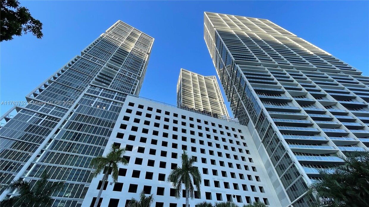 Primary Photo - 475 Brickell Ave