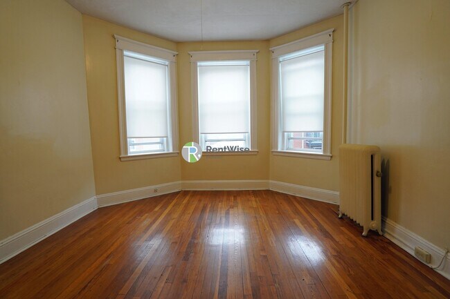 Foto del edificio - 64 Woodstock Ave