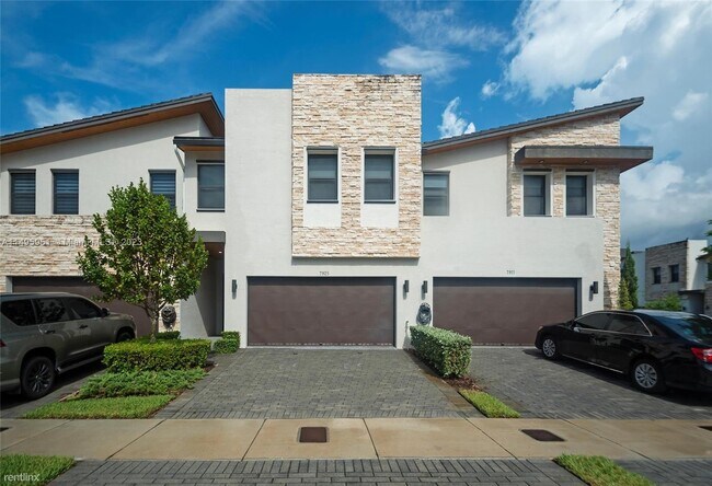 Building Photo - 4 br, 3.5 bath House - 7925 NW 105th Ct