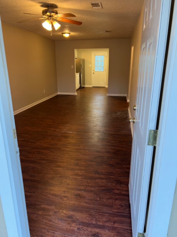 Building Photo - 28960 Highland Dr