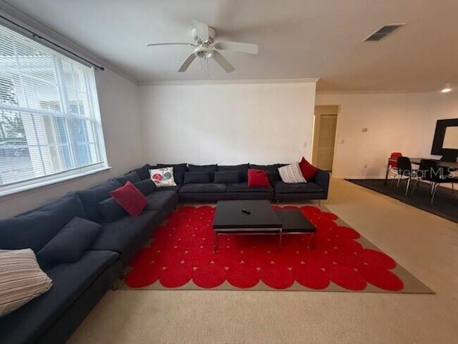 Building Photo - Siena one Bedroom condo with a Den