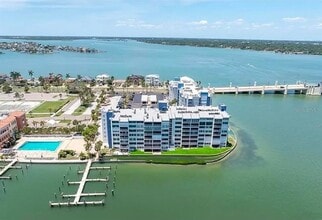 Building Photo - 450 Treasure Island Causeway