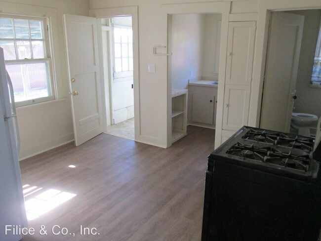 Building Photo - 575 Las Animas Ave