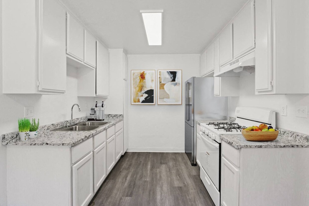 Primary Photo - Artesia Court