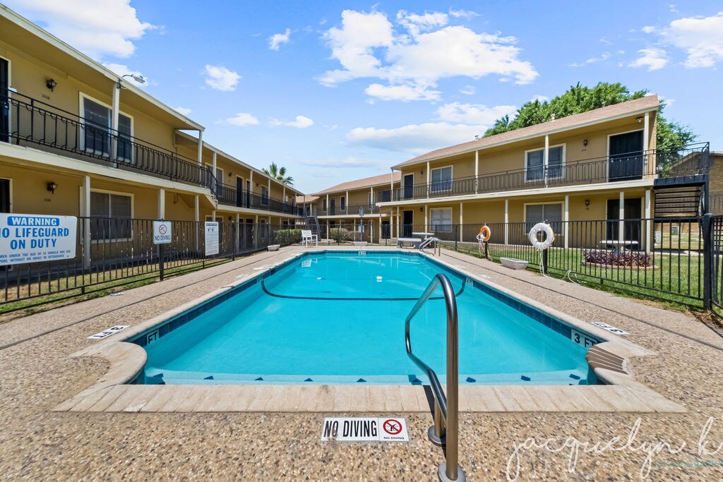 Foto principal - 923 Vance Jackson Rd