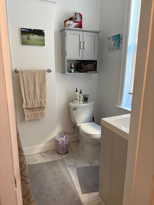 Building Photo - Queen Village - Fabric Row - 1  Bedroom 1 Bath Apartment