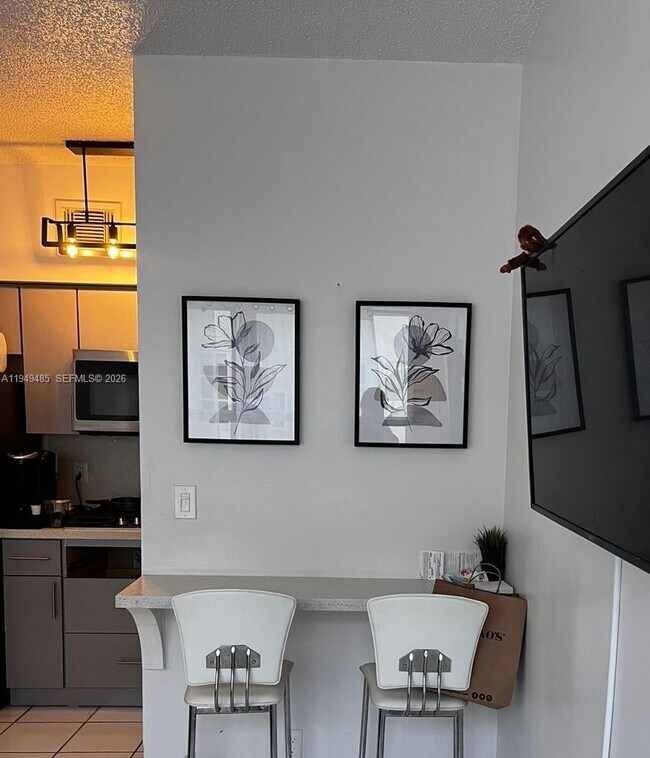 Foto del edificio - 1320 Drexel Ave