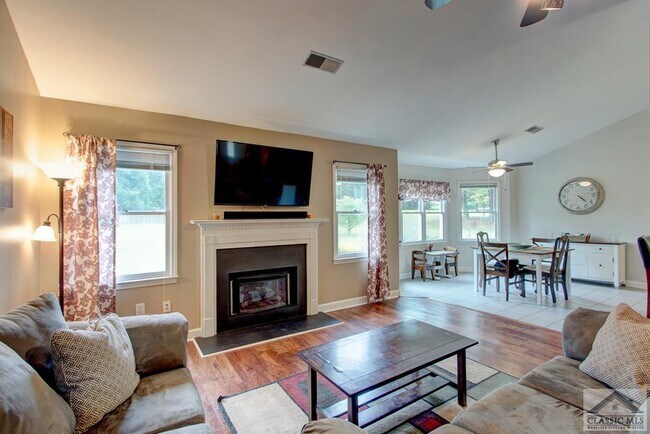 Foto del edificio - 1270 Katie Ln