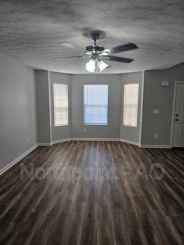 Building Photo - 2730 Marlin Dr