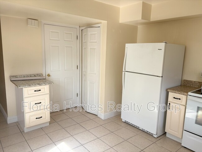 Foto del edificio - 7738 Tamara Lee Ct