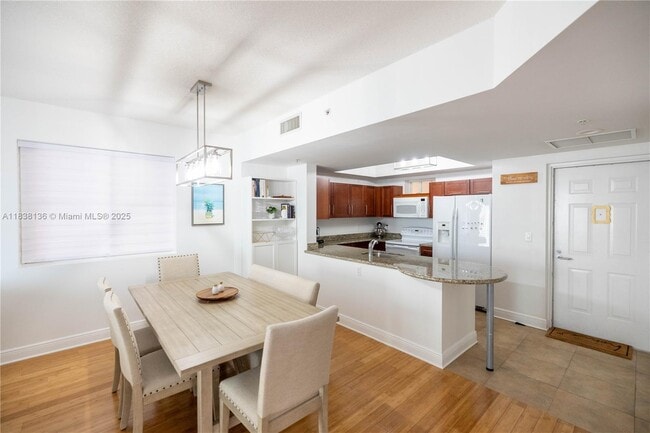 Building Photo - 7275 SW 90th St