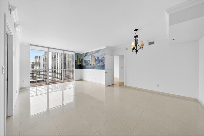 Foto del edificio - 325 S Biscayne Blvd