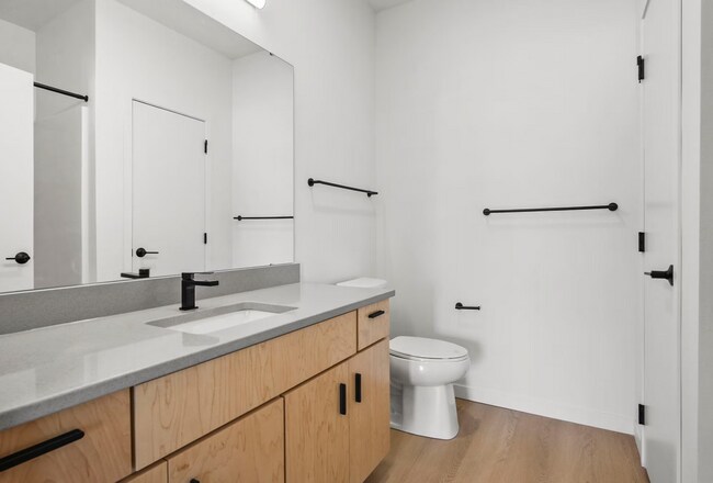 Interior Photo - Irwin North