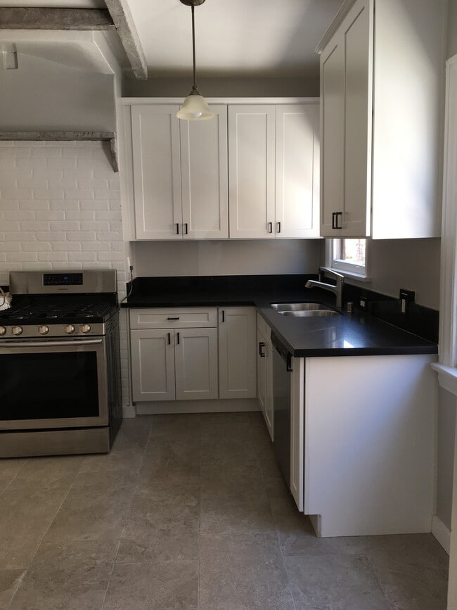 Building Photo - 363 N Curson Ave