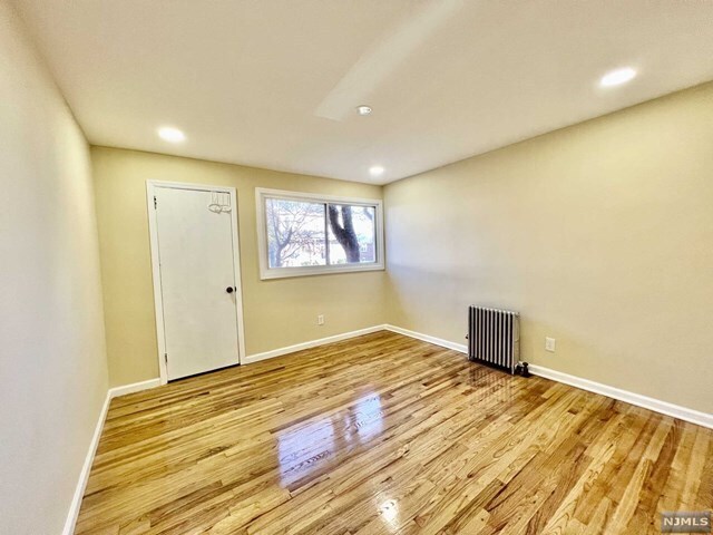 Foto del edificio - 48 Kennedy Dr