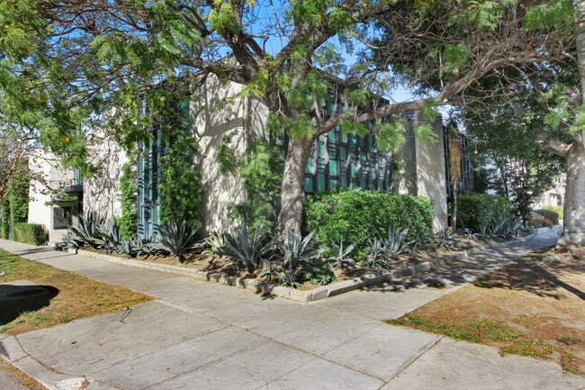 Building Photo - 350 S McCarty Dr