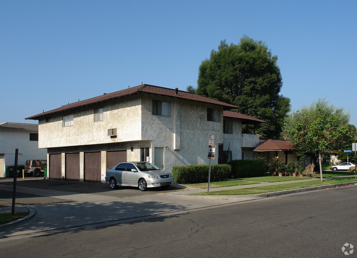 Primary Photo - 609 S Cypress St