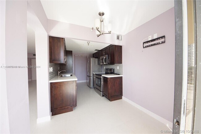 Foto del edificio - 290 174th Street Apt #617, Sunny Isles Bea...