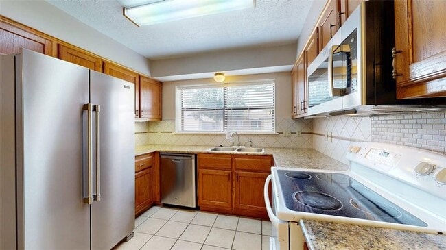 Foto del edificio - 1002 Hardwood Ln
