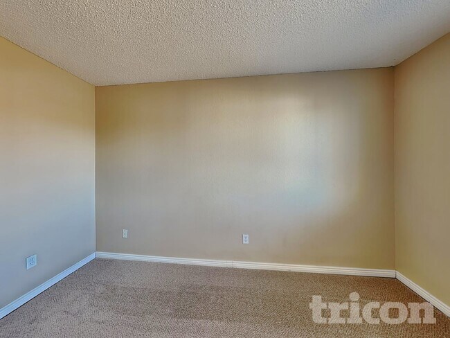 Foto del edificio - 5045 S Ventura St