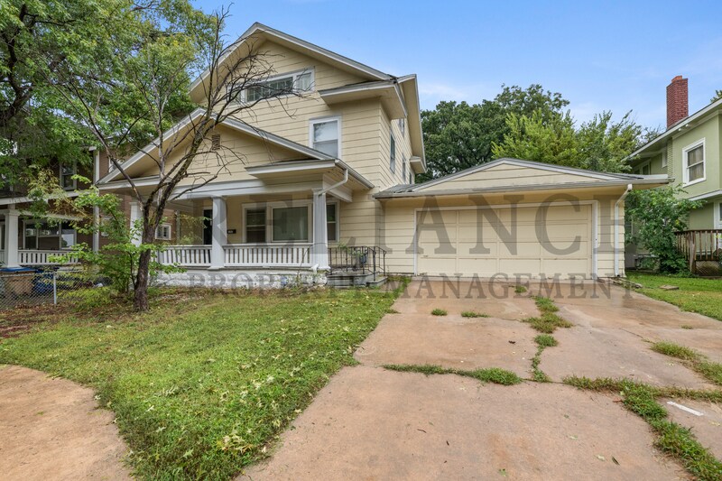 Primary Photo - 332 N Rutan St
