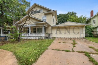 Building Photo - 332 N Rutan St