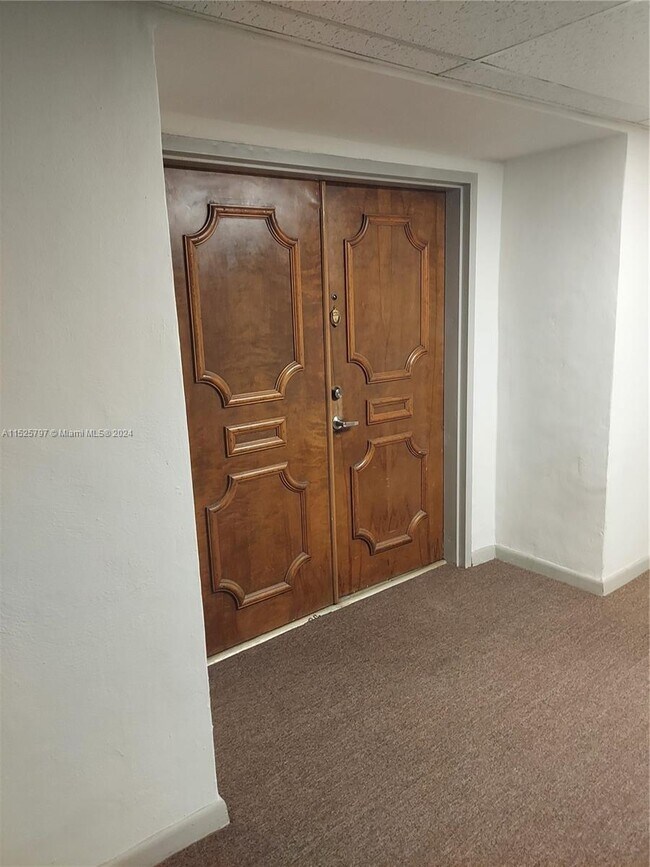 Building Photo - 5800 SW 127th Ave