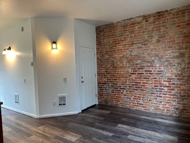 Building Photo - 1602 Green St