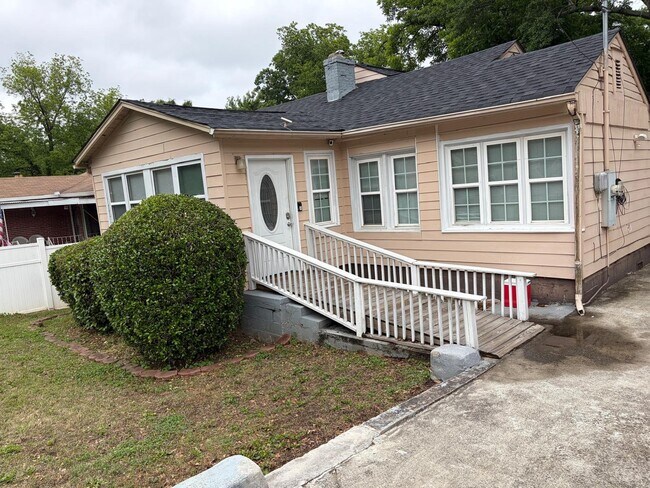 Foto del edificio - 173 Chappell Rd NW