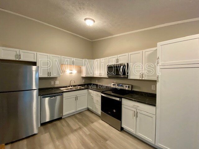 Building Photo - 1542 Creekside Ln