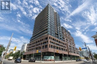 Building Photo - 285-285 Dufferin St