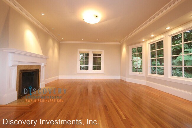 Foto del edificio - 3 br, 3 bath House - 330 Ramona Ave.