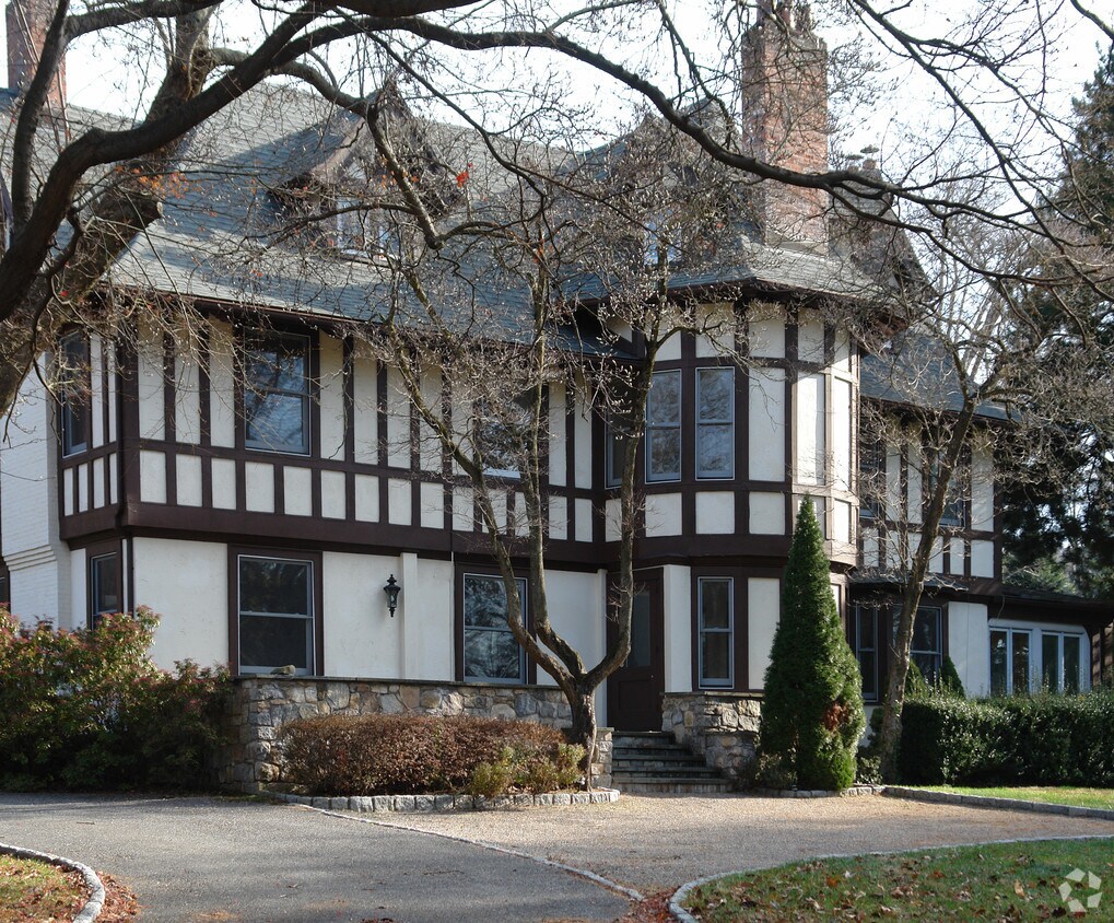 Foto principal - 51 Dearfield Dr