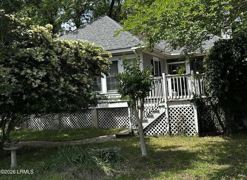 Building Photo - 70 Tuscarora Ave