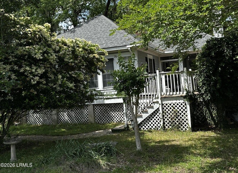 Foto del edificio - 70 Tuscarora Ave