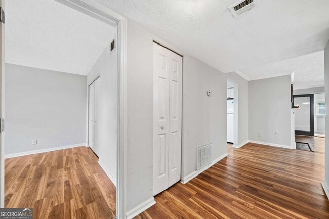 Foto del edificio - 717 Beaufort Cir