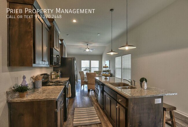Foto del edificio - Reserve Townhome - Available March 21st