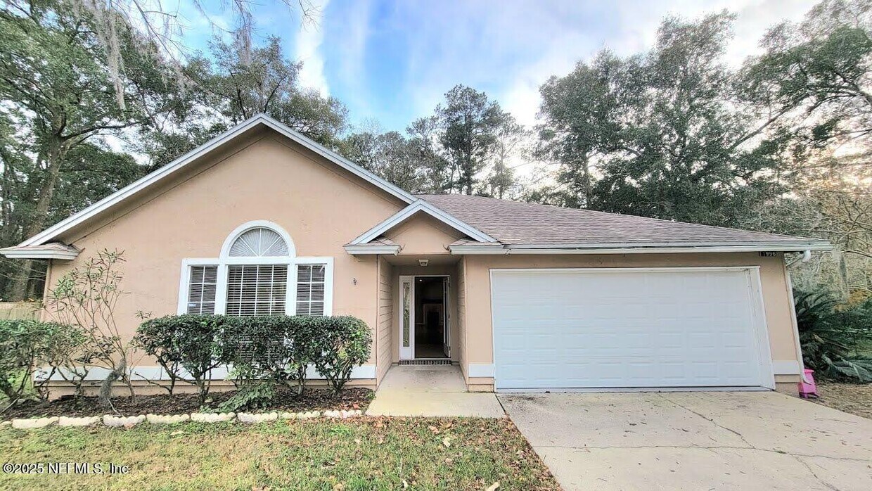 Foto principal - 11996 Swooping Willow Rd