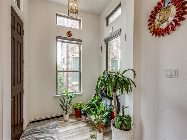Foto del edificio - 8221 Bethpage Dr