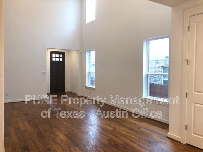Foto del edificio - 8301 Prairie Rye Dr