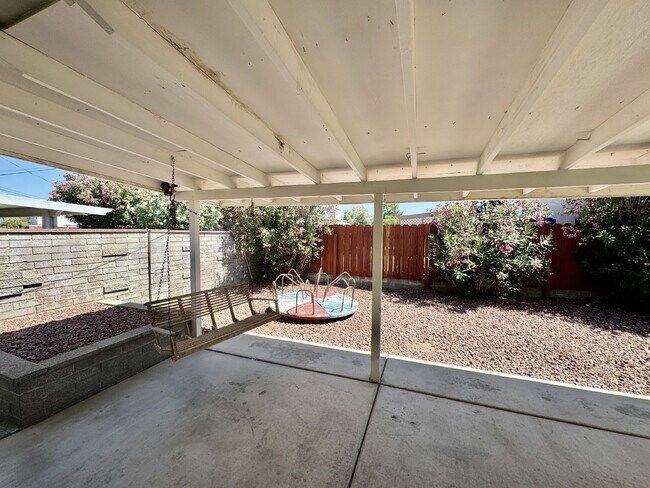 Foto del edificio - Charming 4-bdrm, 2 ba home centrally locat...
