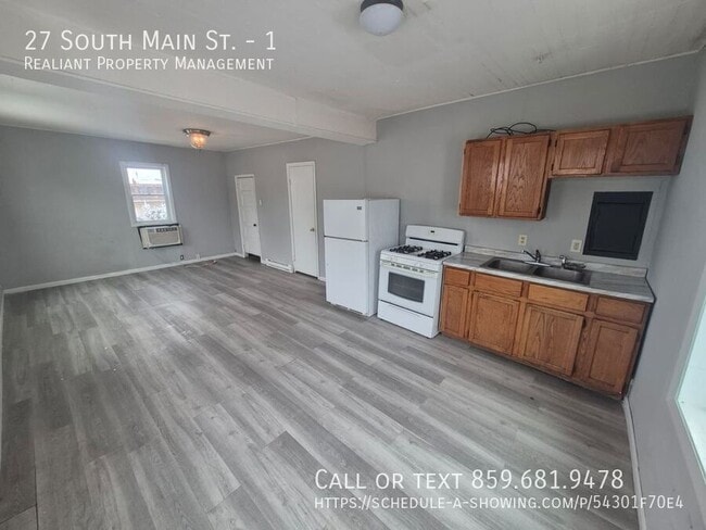 Building Photo - 27 S Main St