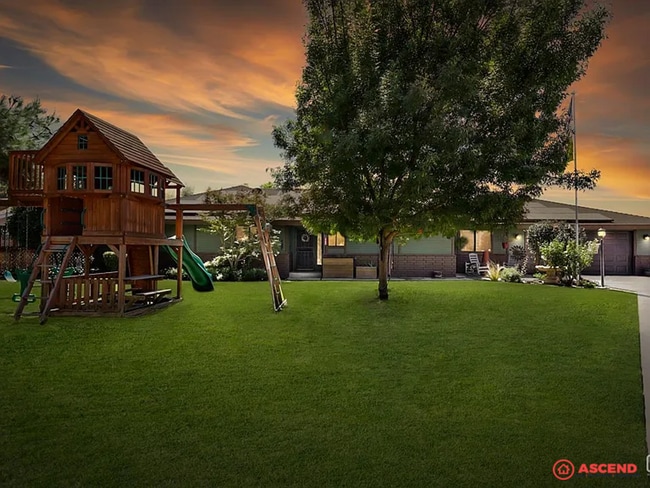 Building Photo - Captivating Home Near Highland Highschool!
