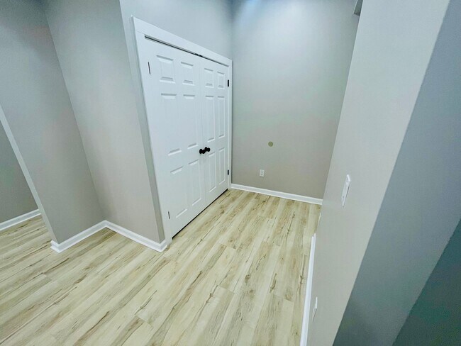 Foto del edificio - Open House 1:30-2:00 Sunday, August 3